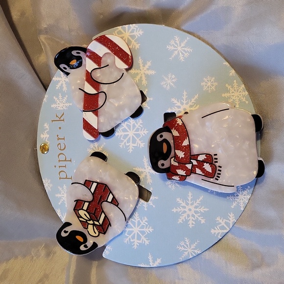 Penguin 🐧 hairclips brand new on card - Picture 1 of 4